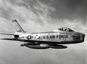 F-86H_Sabre_in_flight_1950s-1